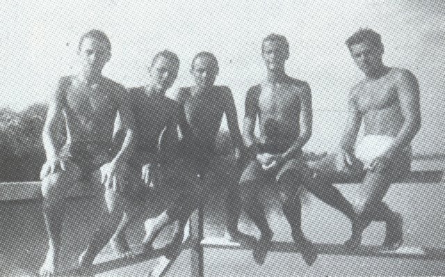 A zombori gimnázium tanulói 1944 nyarán a bezdáni strandon